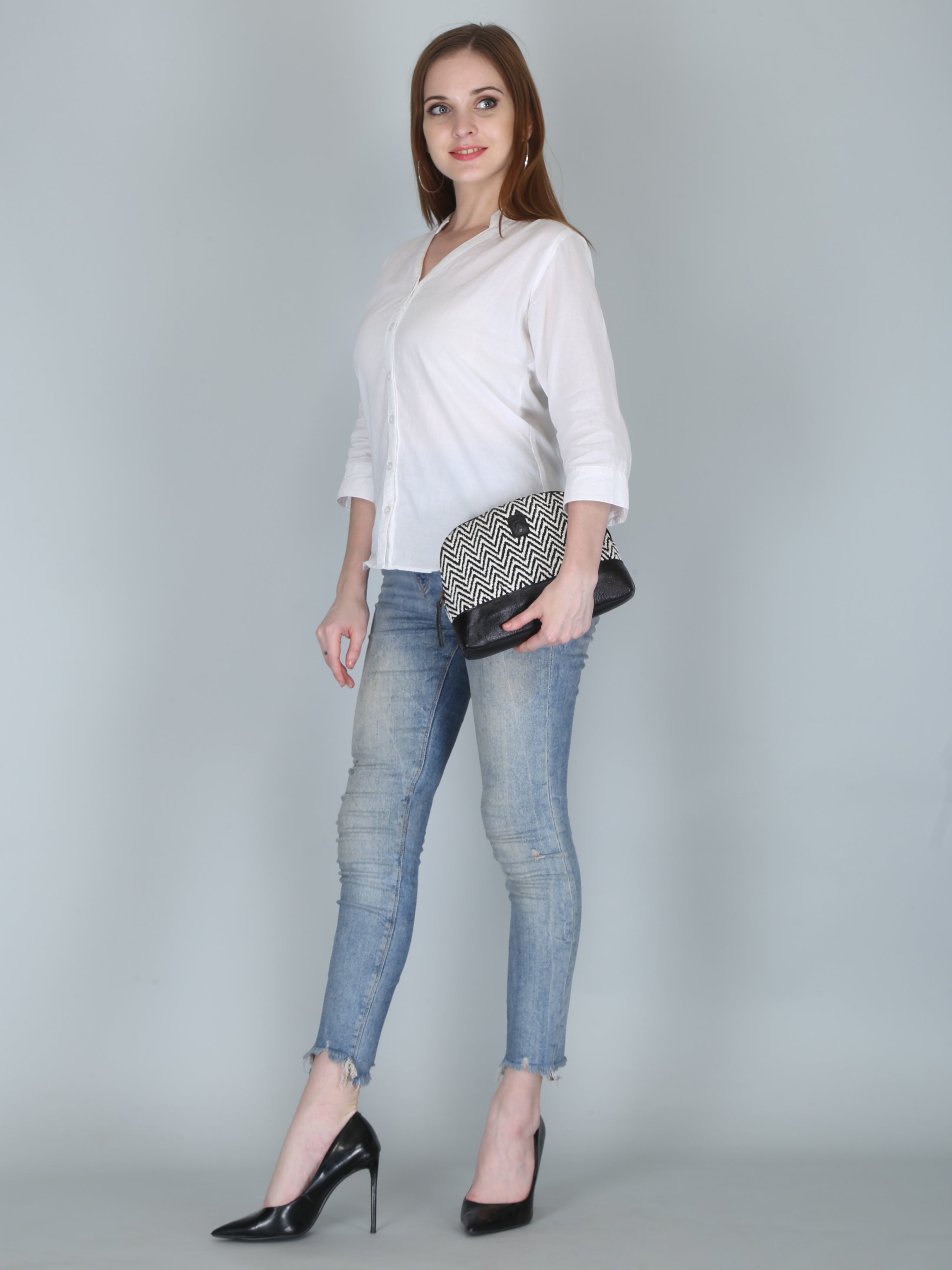 Woven Patterned Clutch | Black and White